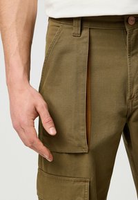 Wrangler CASUAL RELAXED FIT - Cargobroek - beech