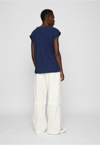 Urban Classics PRE 2 PACK  EXTENDED SHOULDER TEE  - Pamata T-krekls - white darkblue