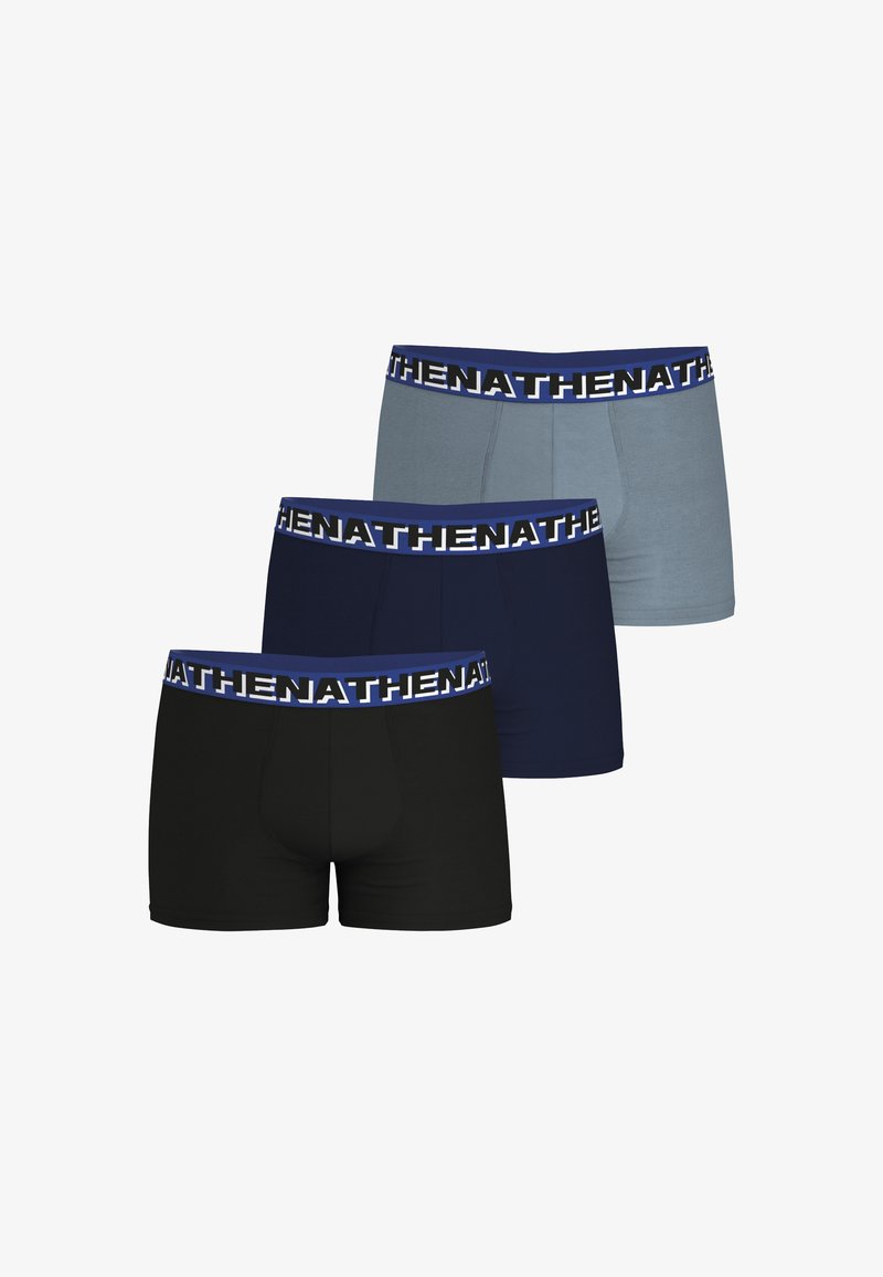 Trois paires de boxers : noir, marine et bleu clair, avec des ceintures élastiques portant le nom de la marque en lettres épaisses.