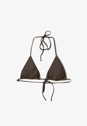Rjav trikotni bikini zgornji del z nastavljivimi vezalkami na vratu in hrbtu. Narejen iz gladkega materiala z nabranimi detajli vzdolž robov.