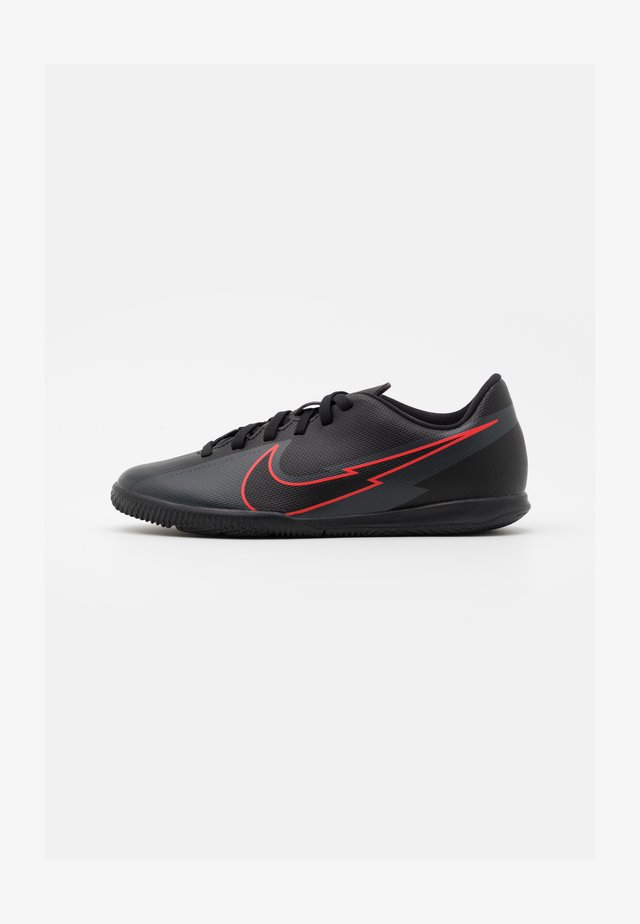 MERCURIAL JR VAPOR 13 CLUB IC UNISEX - Fotbollsskor inomhusskor - black/dark smoke grey