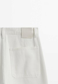 Massimo Dutti Jean flare - white