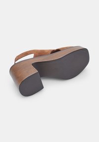 Bata Clogs - marrone
