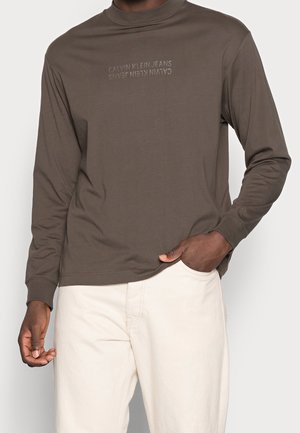 Langærmet T-shirt - olive