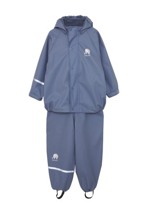 Wasserdichtes zweiteiliges Regenensemble in Blau, bestehend aus einer Kapuzenjacke und Hosen mit elastischem Bund. Mit reflektierenden Akzenten und einem Elefanten-Logo.