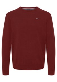Pulover tricotat burgund, cu guler rotund, mâneci lungi, manșete și tiv striate. Prezentă un mic logo multicolor deasupra pieptului stâng. Textură moale.
