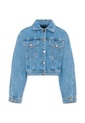 Jasnoniebieska krótka kurtka jeansowa z zapięciem na guziki z przodu, dwie kieszenie z patkami na piersi, długie rękawy i kołnierz.