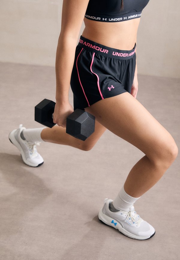 TECH PLAY UP - Kurze Sporthose