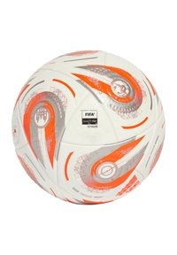 Hvid fodbold med grå og orange designelementer, der har teksturerede mønstre, syninger og et FIFA Quality Pro-logo.