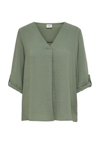 Blouse vert olive avec un décolleté en V, manches trois-quarts retroussées, confectionnée dans un tissu texturé avec une coupe décontractée.