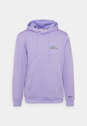 Jasnofioletowa bluza z kapturem Adidas Originals z przednią kieszenią, regulowanym sznurkiem przy kapturze oraz małym logo na klatce piersiowej i mankiecie rękawa.