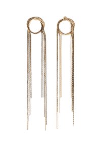Guld cirkulære hoops øreringe med flere faldende kæder i varierende længder, der har en tekstureret overflade og et strømlinet design.