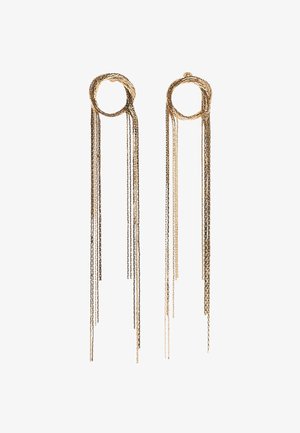 Orecchini a cerchio dorati con multiple catene pendenti di lunghezze variabili, caratterizzati da una finitura testurizzata e un design elegante.