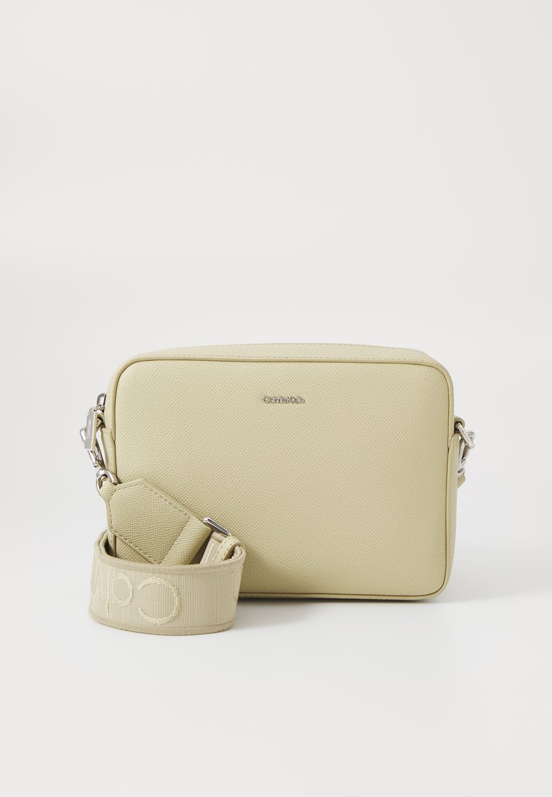 Calvin Klein SMALL CAMERA BAG - Τσάντα χιαστί - eucalyptus