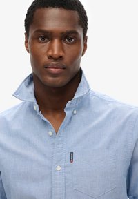 Superdry & Co ESSENTIALS OXFORD - Skjorta - azure blue chambray oxford