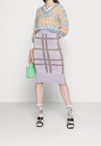 Noisy May Sweter