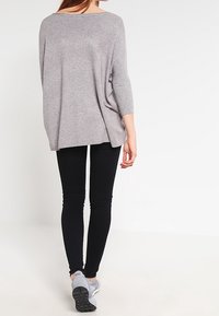 Molly Bracken Pullover - grey