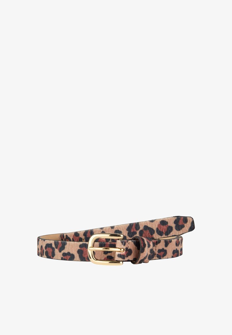 Leopardprint riem van textuurmateriaal, met een gouddoorstoken gesp en een slank ontwerp. Geaccentueerd met zwarte en roestkleurige vlekken.