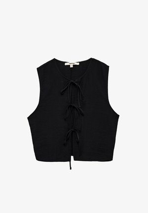 Czarny top bez rękawów z okrągłym dekoltem i zapięciem na sznurek z przodu. Wykonany z teksturowanej tkaniny o luźnym kroju.