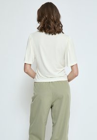 Desires DRAWSTRING  - T-shirt imprimé - gardenia