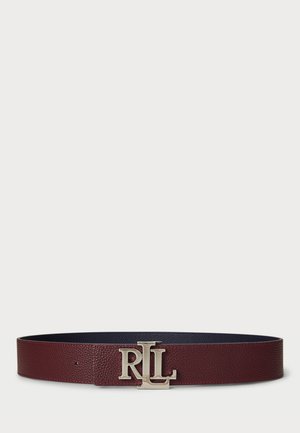 Ceinture en cuir de couleur bourgogne avec une finition texturée, dotée d'une boucle en métal doré avec les lettres "RLL." Doublure intérieure lisse de couleur sombre.
