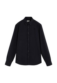 Camisa de manga larga azul marino oscuro con cuello abotonado, que presenta un sutil patrón de cuadros y botones marrones a lo largo de la tapeta.