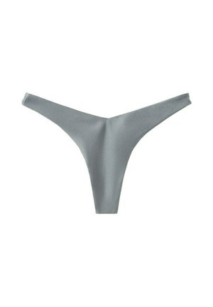 Chiloți tanga gri fără cusături, așezați plan pe un fundal alb, prezentând un design minimalist și un material neted.