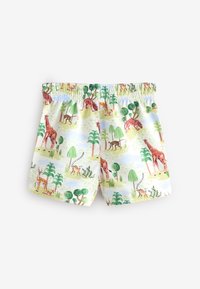 Geprinte zwembroek met giraffen en bomen in groene en bruine tinten tegen een lichte achtergrond, met een elastische tailleband.