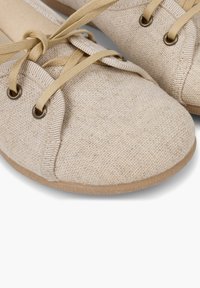 Pisamonas BLUCHER  - Zapatos con cordones - beige