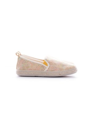 Scarpa slip-on con upper in feltro pastello leggero, suola in gomma e linguetta di accento giallo a contrasto. Presenta una suola intermedia con texture intrecciata.