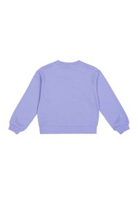 Felpa viola vista da dietro. Presenta polsini e orlo a costine, tessuto morbido e un design semplice e privo di decorazioni.