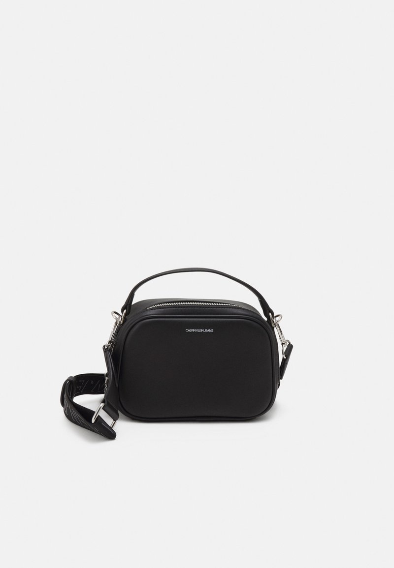 Calvin Klein Jeans TRAPEZOID SHADOW CAMERA BAG Across body bag