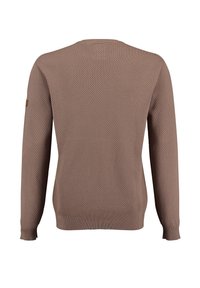 Brązowy sweter z dzianiny o teksturowanym wzorze, z długimi rękawami i ściągaczem na dole. Posiada małe logo na lewym rękawie.