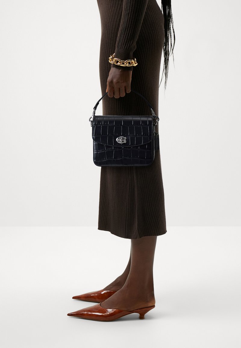 COACH EMBOSSED CASSIE CROSSBODY 19 - Bandolera - black