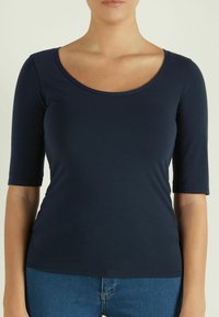 0c27c016605540d181125214ac0f5bee.jpg?imwidth=156