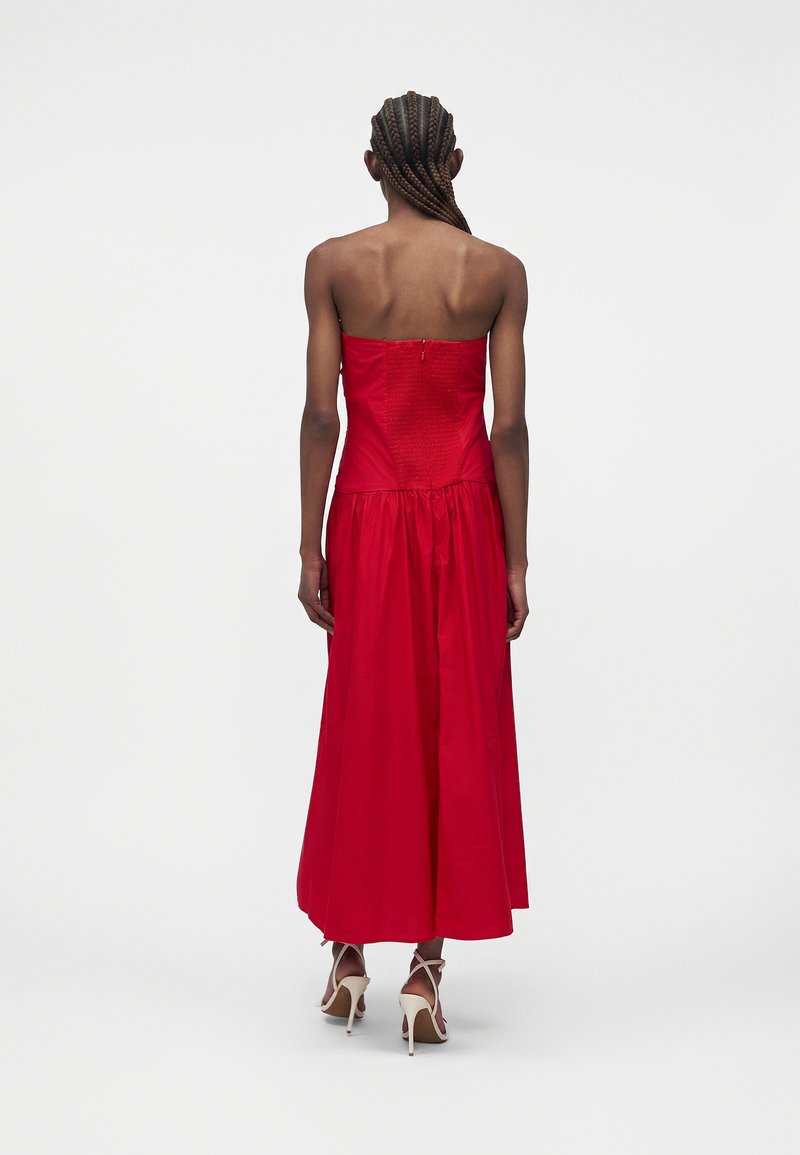 GAP STRAPLESS DRAPED BODICE MAXI DRESS - Maxi dress - pure red/red - Zalando