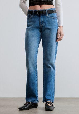 LUCY SLIM - Karcsúsított farmerek - denim medium