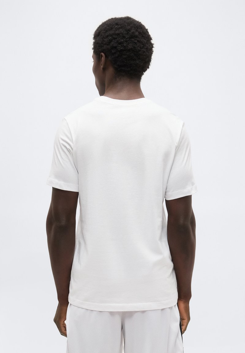 Nike Performance TEE - Triko s potiskem - white