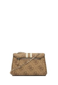 Borsa a mano in canvas marrone con monogramma impresso, tracolla a catena e chiusura superiore con zip. Presenta strisce orizzontali di colore chiaro e hardware in contrasto.
