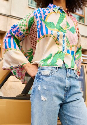 Jeans Shorts - light-blue denim