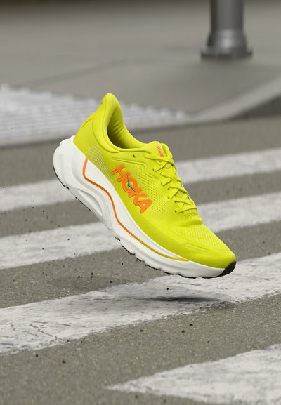 HOKA ARAHI 9