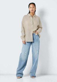 Noisy May LOOSE FIT - Gombos blúz - natural