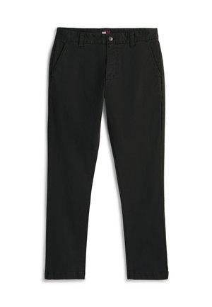 Schwarze gerade geschnittene Hose mit Gürtelschlaufen, vorderem Knopf- und Reißverschluss sowie seitlichen Taschen.