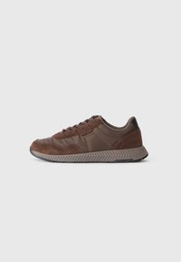 TITANIUM RUNN - Sneakers basse - dark brown