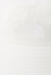 The North Face SUMMER RUN BUCKET UNISEX - Hatte - white dune