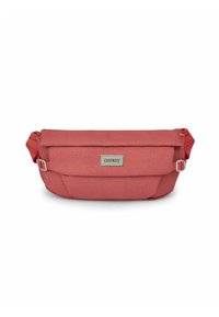 Bolso de cintura Osprey en tejido coral con solapa plegable y correas laterales ajustables. Presenta una placa de logo plateada en la parte frontal.