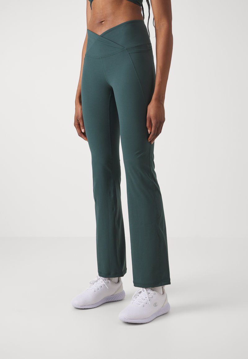 Sweaty Betty POWER BOOT CUT 2.0 WRAP WAIST - Treniņtērpa apakšdaļas - trek green