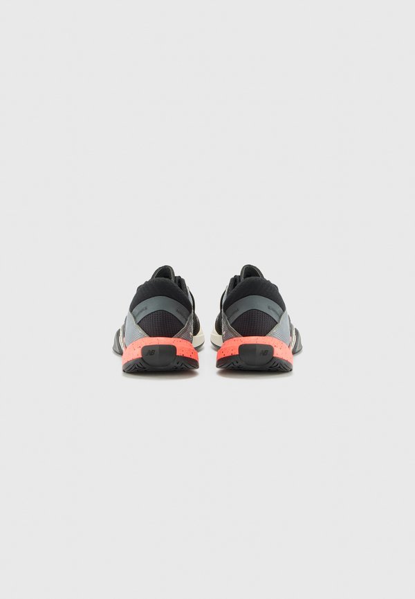 MINIMUS TR  - Training shoe2