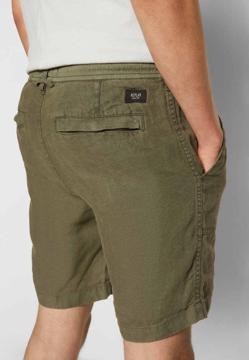 Herren Trainingsanzüge | Replay PANTS Shorts olive/oliv - LY54472 Herren Trainingsanzüge | Replay PANTS Shorts olive/oliv - LY54472