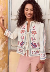 Love & Roses REGULAR FIT - FLORAL PATTERN EMBROIDERED  WITH A TOUCH  - Nyári dzseki - ecru